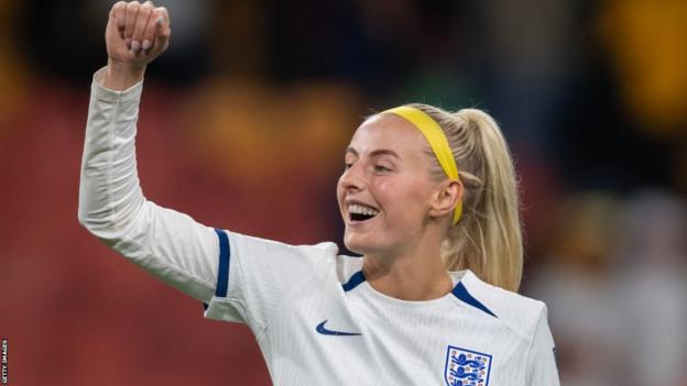 England forward Chloe Kelly celebrates