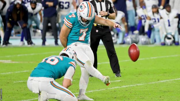 Dolphins kicker Jason Sanders